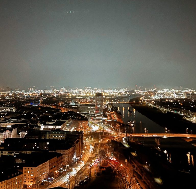 klassischedeutsche Großstadt bei Nacht - ein Angstraum?